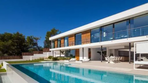 Modern Sea View Villa In Vista Alegre For Rent